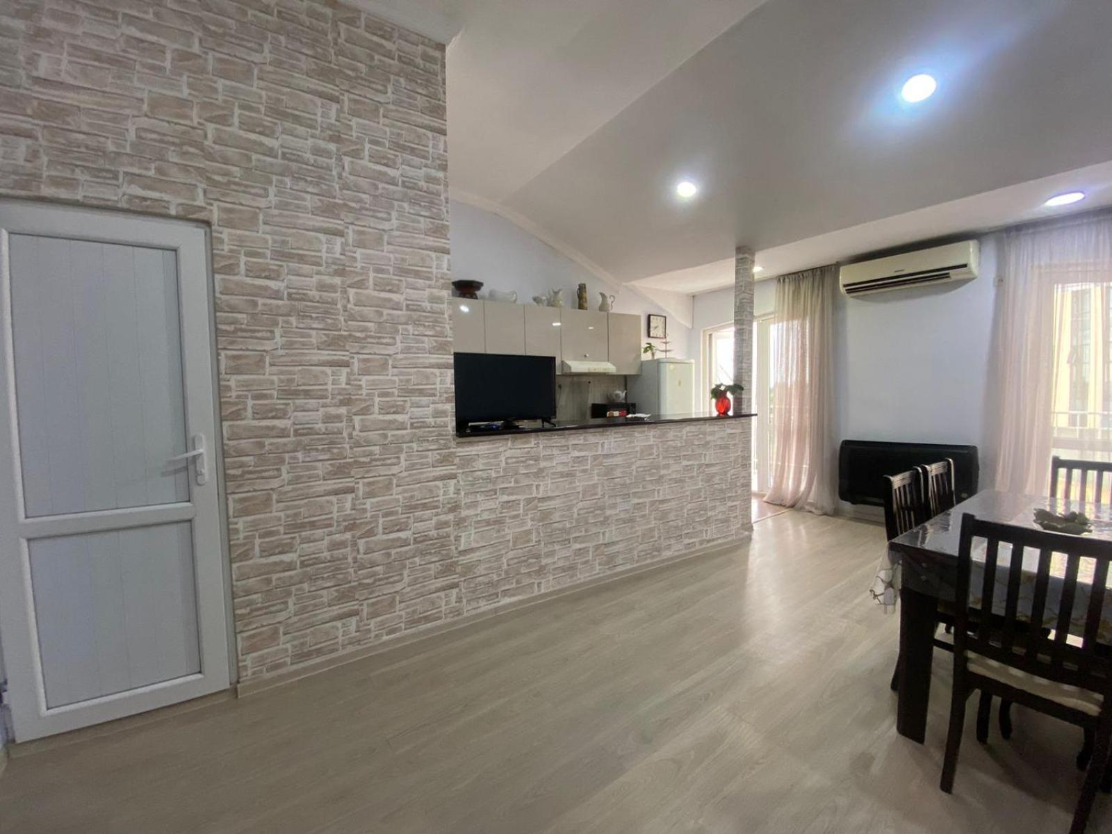 Apartment On Luka Asatiani 2 Batumi Exterior foto
